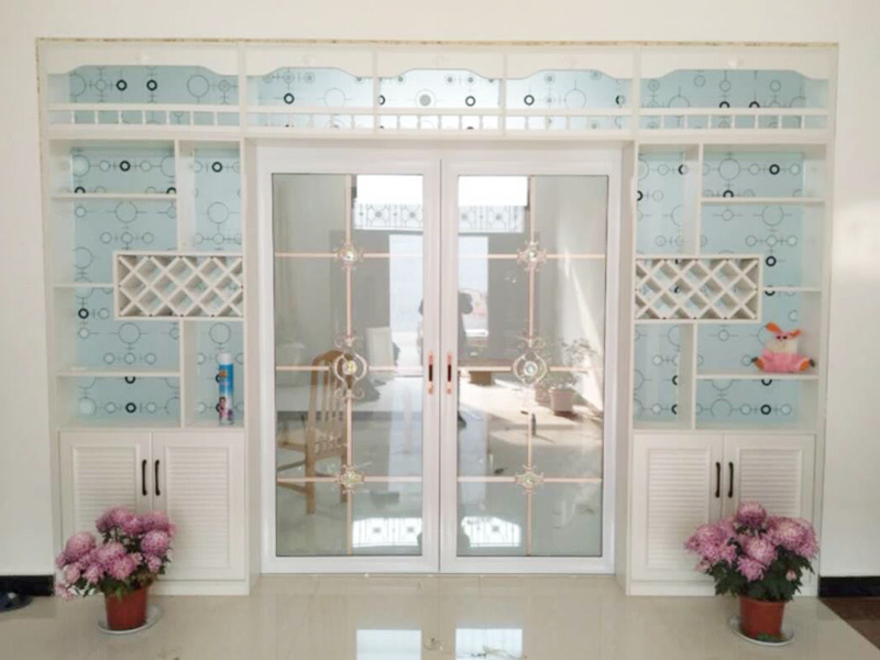 厨房移门旁餐边柜